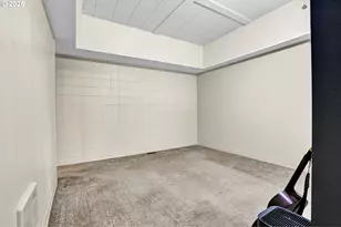 1210 E 38th Ave, Eugene, OR 97405 - Photo 25