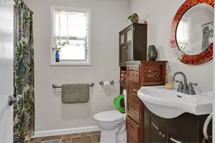 1210 E 38th Ave, Eugene, OR 97405 - Photo 35