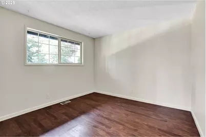 1210 E 38th Ave, Eugene, OR 97405 - Photo 13