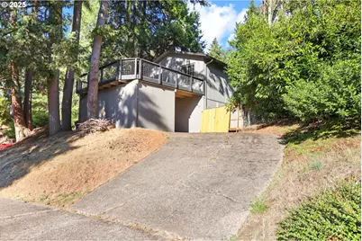 1210 E 38th Ave, Eugene, OR 97405 - Photo 5
