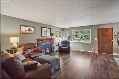 716 C St, Washougal, WA 98671 - Photo 5