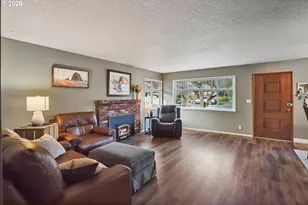 716 C St, Washougal, WA 98671 - Photo 5