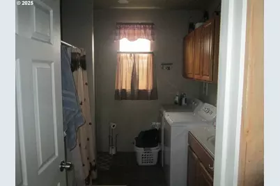 404 N Pendleton Ave, Ukiah, OR 97880 - Photo 11