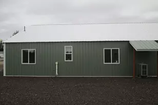 404 N Pendleton Ave, Ukiah, OR 97880 - Photo 3