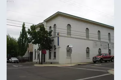749 SE Jackson St, Roseburg, OR 97470 - Photo 1