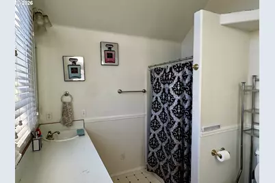 822 S 8th St, Cottage Grove, OR 97424 - Photo 33
