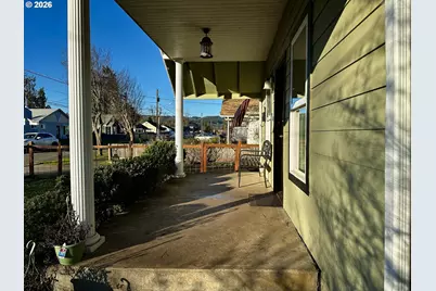 822 S 8th St, Cottage Grove, OR 97424 - Photo 7