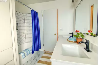 6843 N Swift St, Portland, OR 97203 - Photo 17