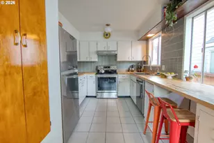 6843 N Swift St, Portland, OR 97203 - Photo 7
