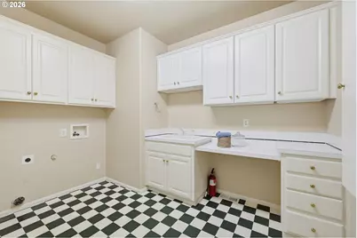 3325 Park Hills Dr, Eugene, OR 97405 - Photo 15