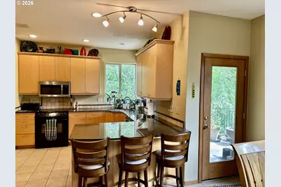 11450 SW Capitol Hwy, Portland, OR 97219 - Photo 9