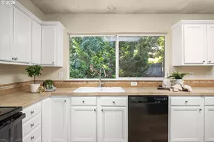2800 Rainier Pl, West Linn, OR 97068 - Photo 7