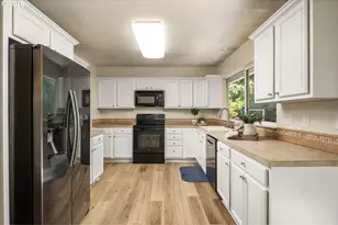 2800 Rainier Pl, West Linn, OR 97068 - Photo 9