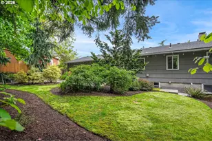 2800 Rainier Pl, West Linn, OR 97068 - Photo 29