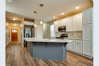 5641 SE Chase Loop, Gresham, OR 97080 - Photo 5