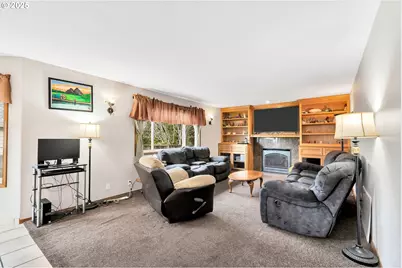 2795 NE Lorie Dr, Hillsboro, OR 97124 - Photo 17