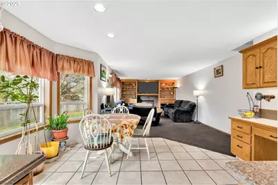 2795 NE Lorie Dr, Hillsboro, OR 97124 - Photo 15