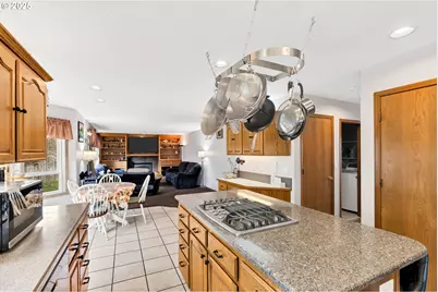 2795 NE Lorie Dr, Hillsboro, OR 97124 - Photo 13