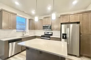 1396 Daylily St, Woodburn, OR 97071 - Photo 9