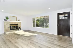 14915 SE Woodward St, Portland, OR 97236 - Photo 11