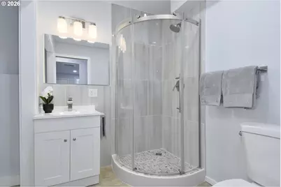 14915 SE Woodward St, Portland, OR 97236 - Photo 33