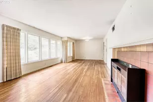 2415 SW Boundary St, Portland, OR 97239 - Photo 3