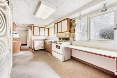 2415 SW Boundary St, Portland, OR 97239 - Photo 7