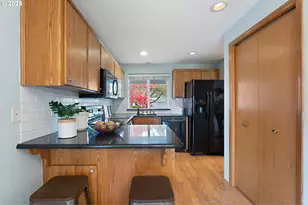 1029 SW View Crest Dr, Dundee, OR 97115 - Photo 11