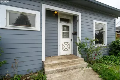 2315 8th St, Tillamook, OR 97141 - Photo 3