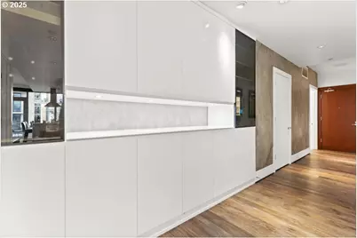1001 NW Lovejoy St #810, Portland, OR 97209 - Photo 37