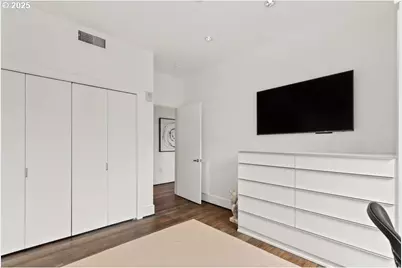 1001 NW Lovejoy St #810, Portland, OR 97209 - Photo 35