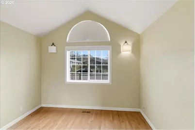 5718 E St, Springfield, OR 97477 - Photo 29