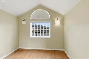 5718 E St, Springfield, OR 97477 - Photo 29