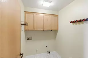 5718 E St, Springfield, OR 97477 - Photo 33