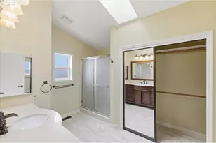 5718 E St, Springfield, OR 97477 - Photo 25