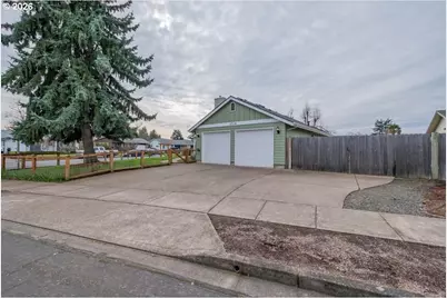 5718 E St, Springfield, OR 97477 - Photo 5