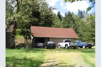 1090 E Willis Creek Rd, Winston, OR 97496 - Photo 3