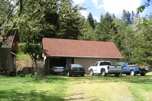 1090 E Willis Creek Rd, Winston, OR 97496 - Photo 3