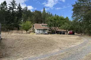 1090 E Willis Creek Rd, Winston, OR 97496 - Photo 13