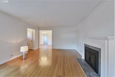 6815 SW 8th Ave, Portland, OR 97219 - Photo 5