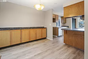 20474 SW Rosa Dr, Beaverton, OR 97078 - Photo 9