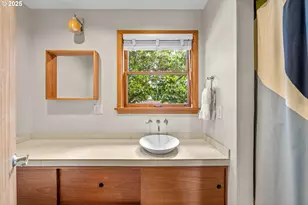 3905 NE Holman St, Portland, OR 97211 - Photo 31