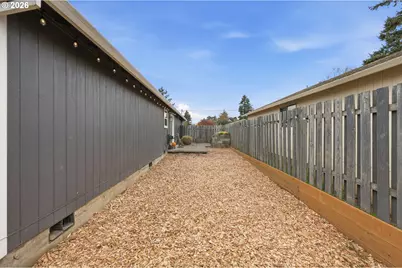 8822 SE Knapp St, Portland, OR 97266 - Photo 25