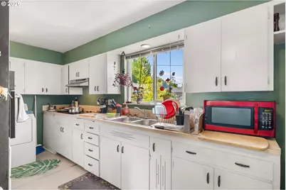 680/690 E 20th Ave, Eugene, OR 97405 - Photo 9