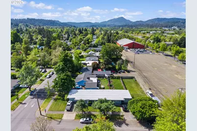 680 E 20th Ave, Eugene, OR 97405 - Photo 29