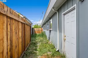 680 E 20th Ave, Eugene, OR 97405 - Photo 31