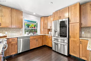 7910 SE 106th Ave, Portland, OR 97266 - Photo 9