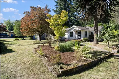 1065 9th St, Washougal, WA 98671 - Photo 3