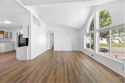 3228 NE Lombard St, Portland, OR 97211 - Photo 7