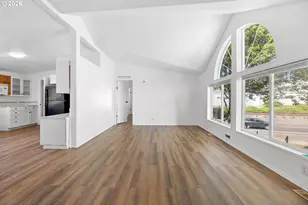 3228 NE Lombard St, Portland, OR 97211 - Photo 7
